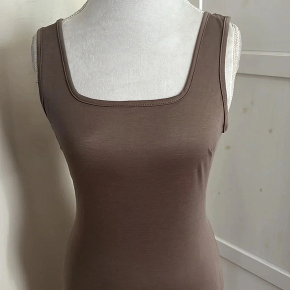 Le Lis Midi Body Con Tank Dress in "Mocha" - NWT - Size M - Picture 3 of 12